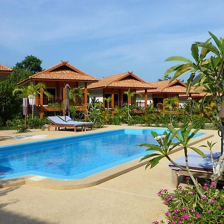 Khao Sok Jasmine Garden Resort - Sha Certified Khao Sok National Park Bagian luar foto