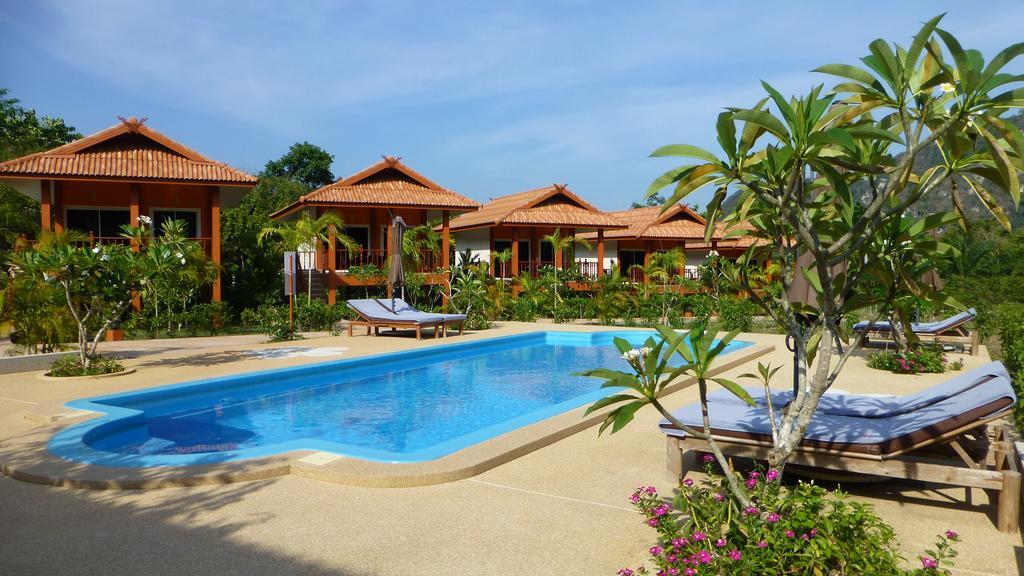 Khao Sok Jasmine Garden Resort - Sha Certified Khao Sok National Park Bagian luar foto