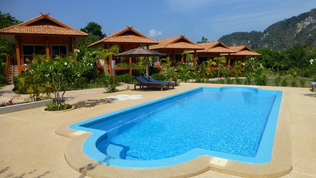 Khao Sok Jasmine Garden Resort - Sha Certified Khao Sok National Park Bagian luar foto