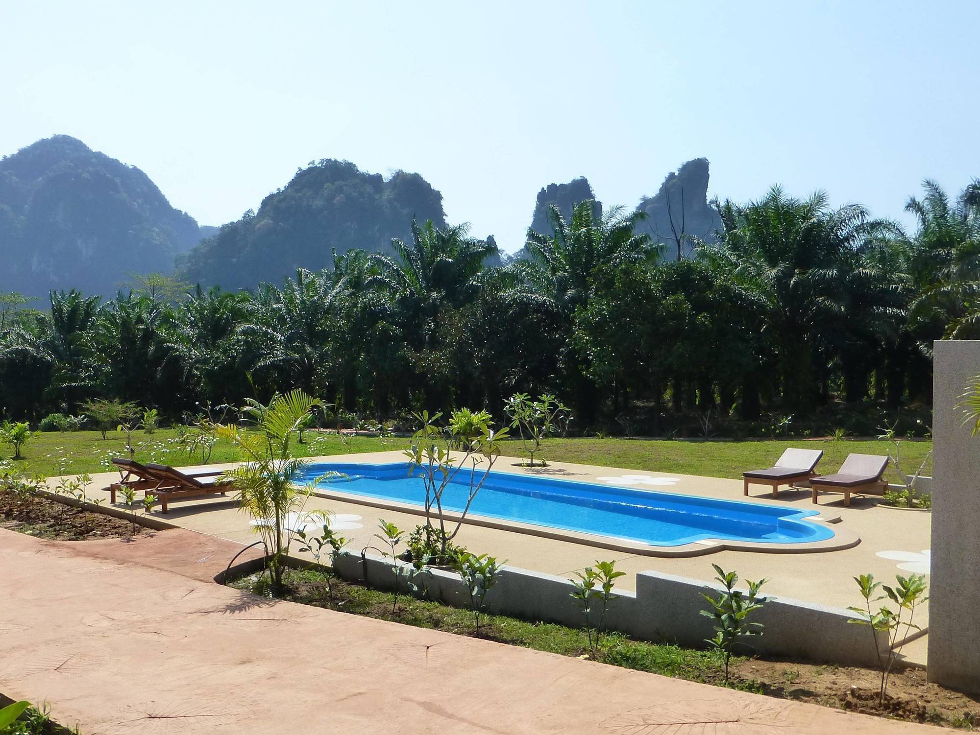 Khao Sok Jasmine Garden Resort - Sha Certified Khao Sok National Park Bagian luar foto